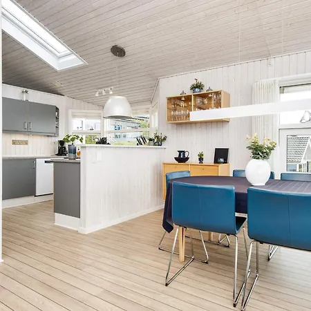 6 Person Holiday In B Rkop